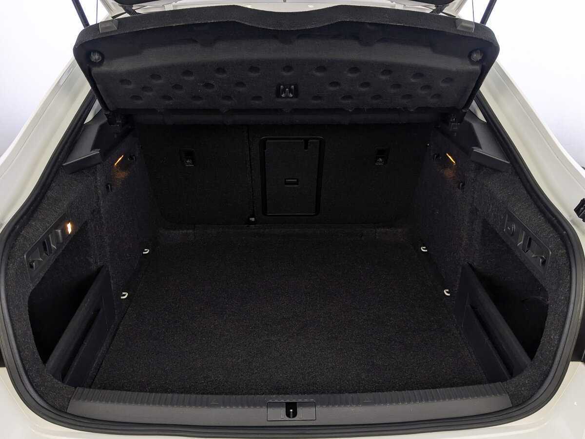 Skoda Superb б/у, 2017, Роботизированная. Фото: #9