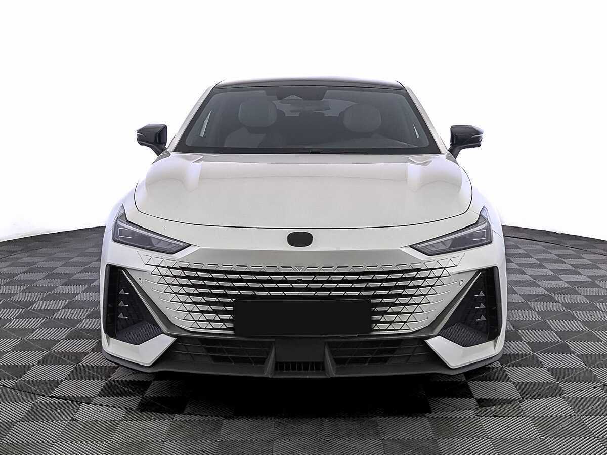 Changan UNI-V б/у, 2023, Роботизированная. Фото: #1