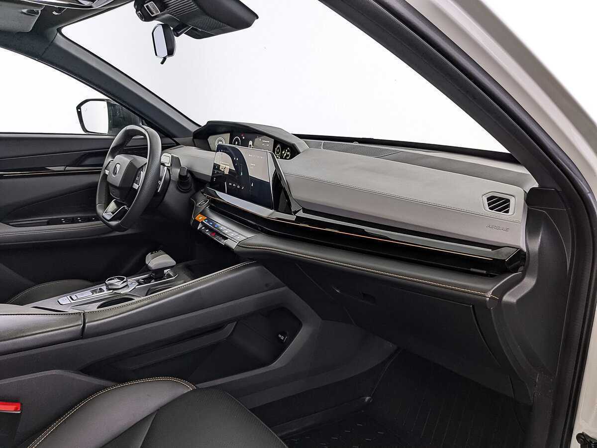 Changan UNI-V б/у, 2023, Роботизированная. Фото: #12