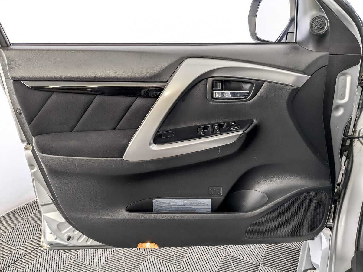 Mitsubishi Pajero Sport б/у, 2018, Автоматическая. Фото: #18