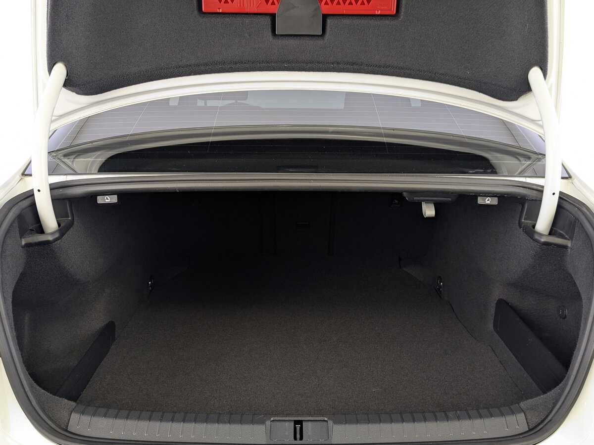 Volkswagen Passat б/у, 2019, Роботизированная. Фото: #9