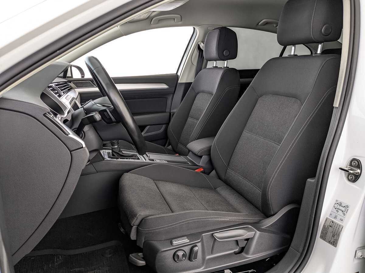 Volkswagen Passat б/у, 2019, Роботизированная. Фото: #19