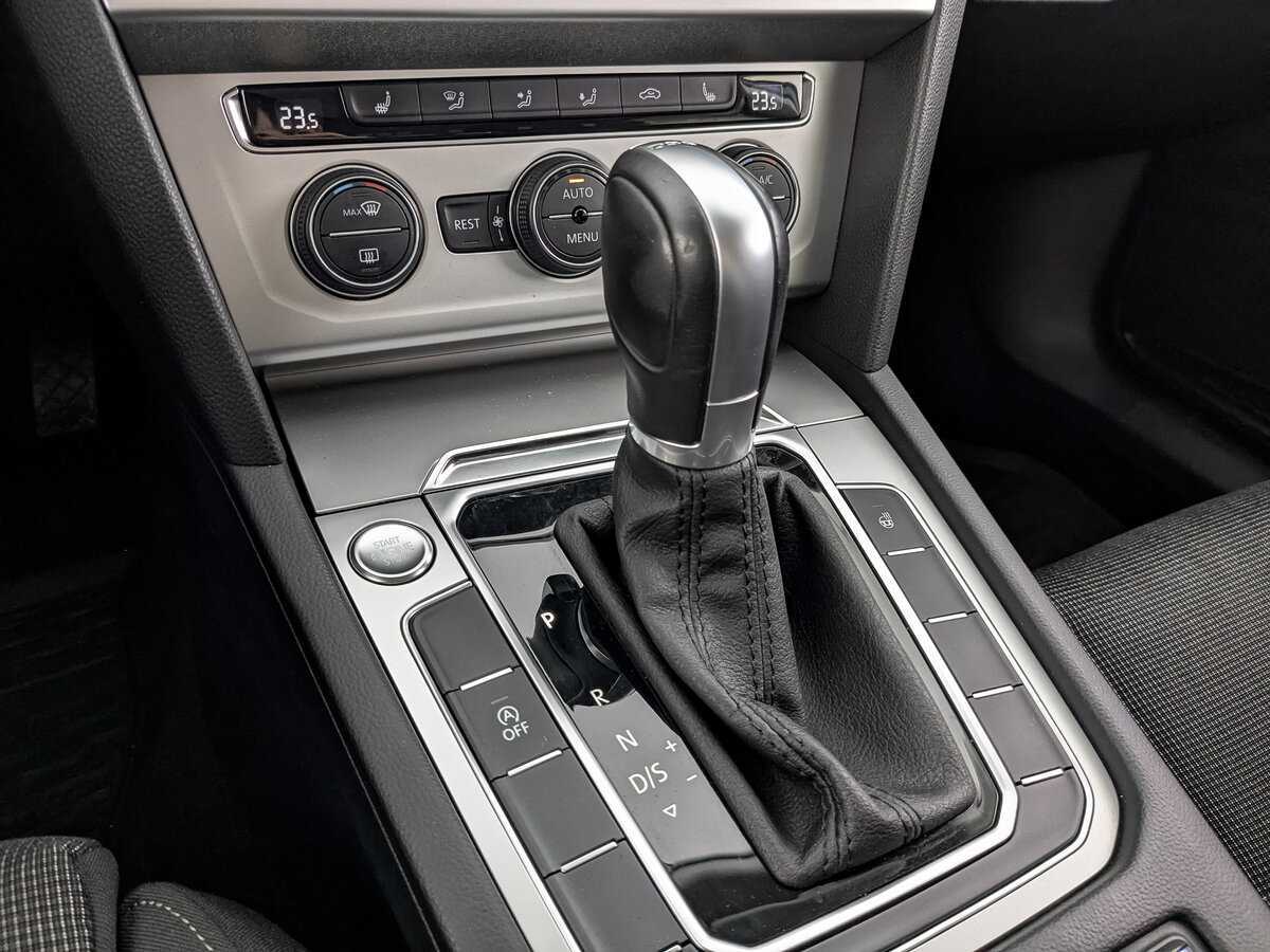 Volkswagen Passat б/у, 2019, Роботизированная. Фото: #20