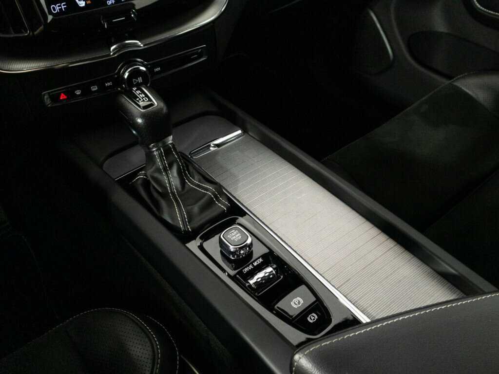 Volvo XC60 б/у, 2018, Автоматическая. Фото: #15