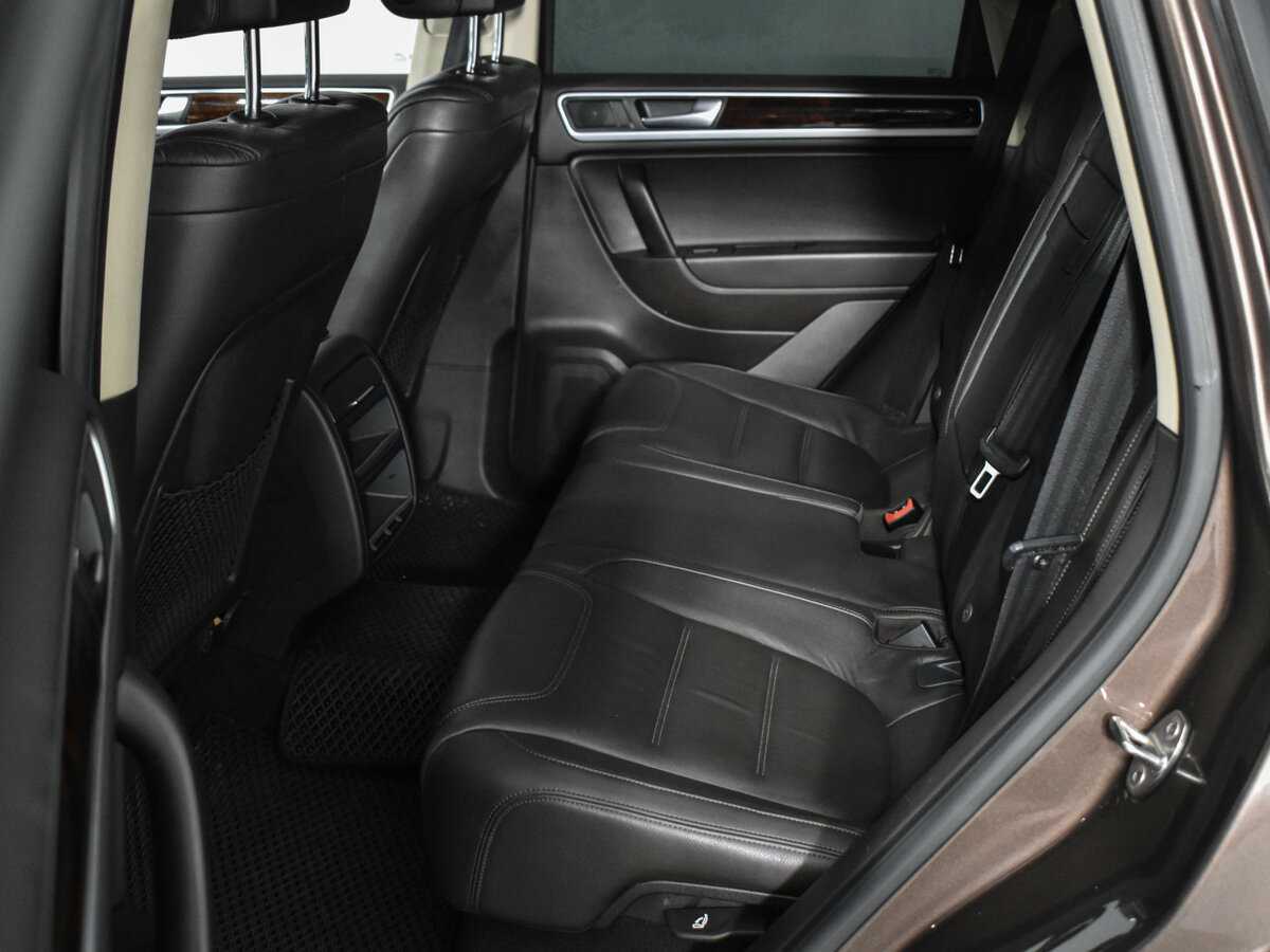 Volkswagen Touareg б/у, 2013, Автоматическая. Фото: #11