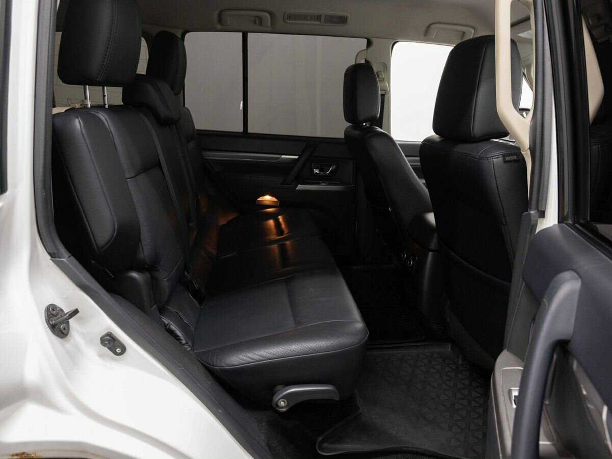Mitsubishi Pajero б/у, 2013, Автоматическая. Фото: #10