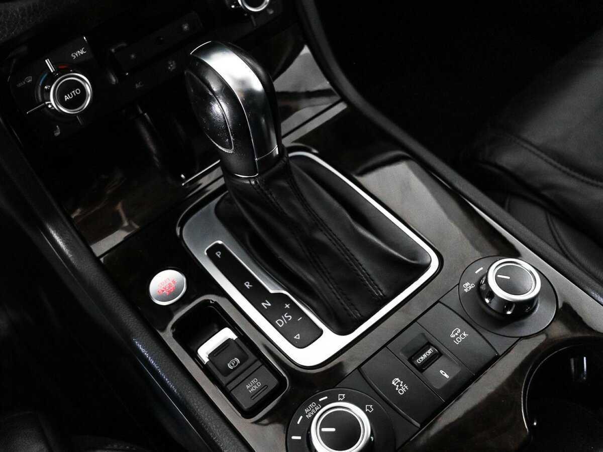 Volkswagen Touareg б/у, 2012, Автоматическая. Фото: #10