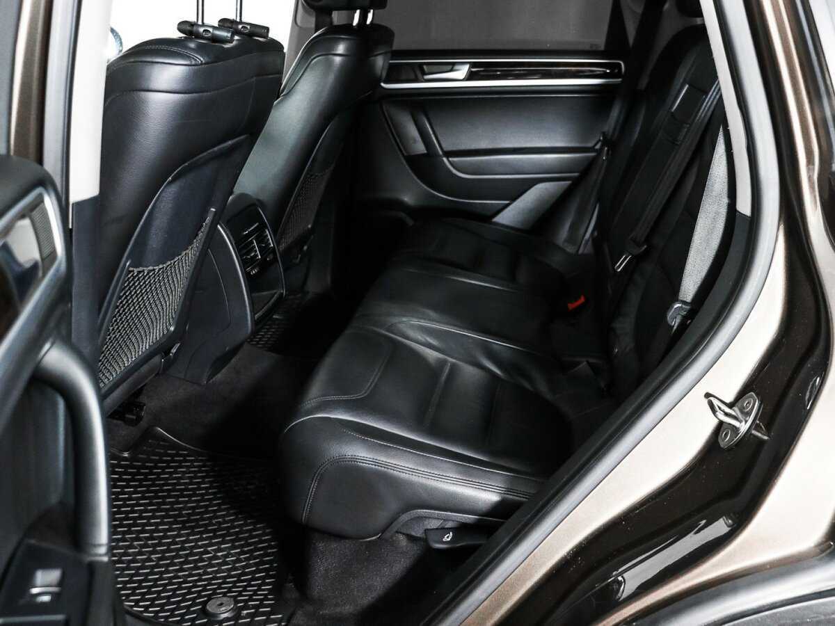 Volkswagen Touareg б/у, 2012, Автоматическая. Фото: #12