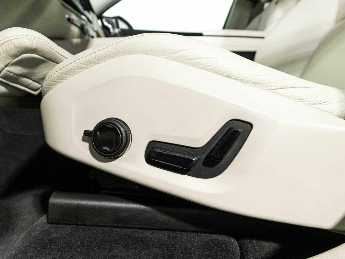 Volvo XC60 б/у, 2018, Автоматическая. Фото: #16