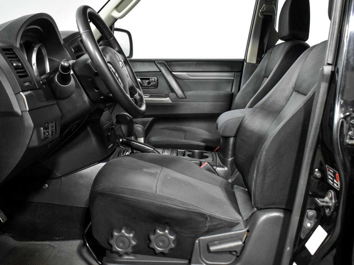 Mitsubishi Pajero б/у, 2013, Автоматическая. Фото: #8