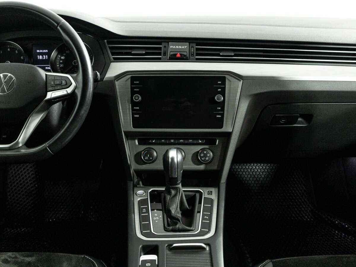 Volkswagen Passat б/у, 2021, Роботизированная. Фото: #13