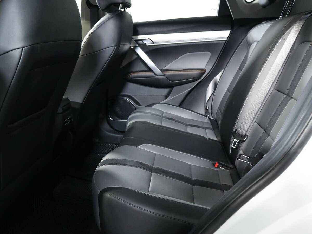 Geely Coolray б/у, 2023, Роботизированная. Фото: #6