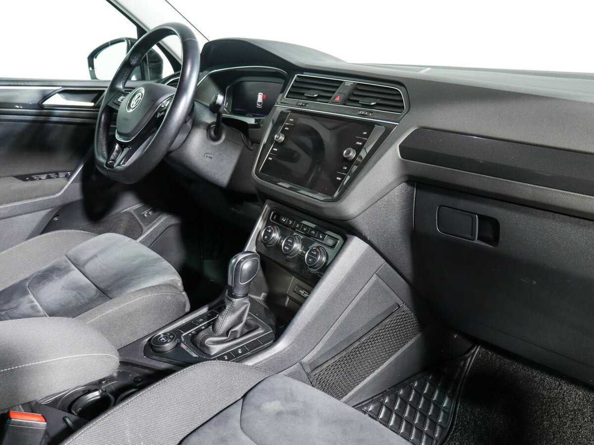 Volkswagen Tiguan б/у, 2020, Роботизированная. Фото: #5