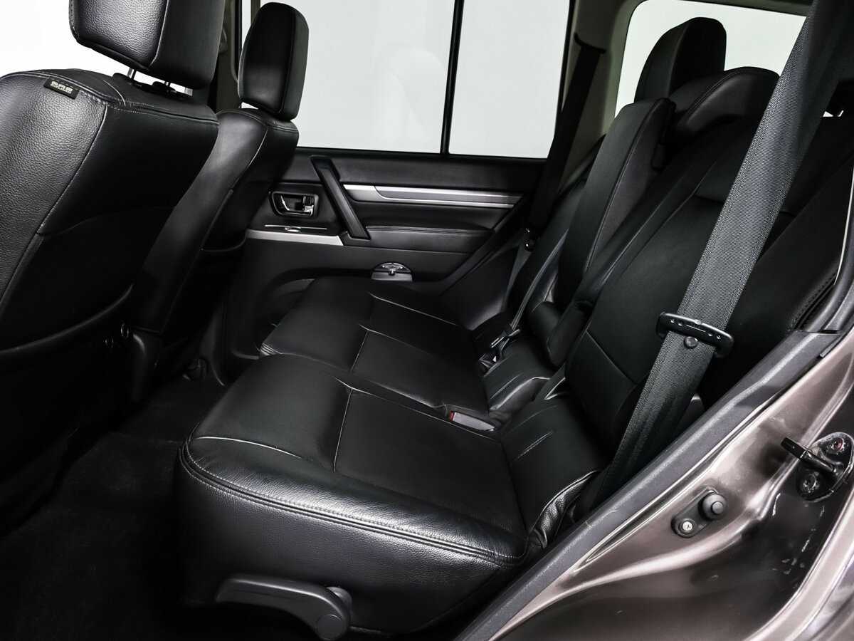 Mitsubishi Pajero б/у, 2015, Автоматическая. Фото: #12