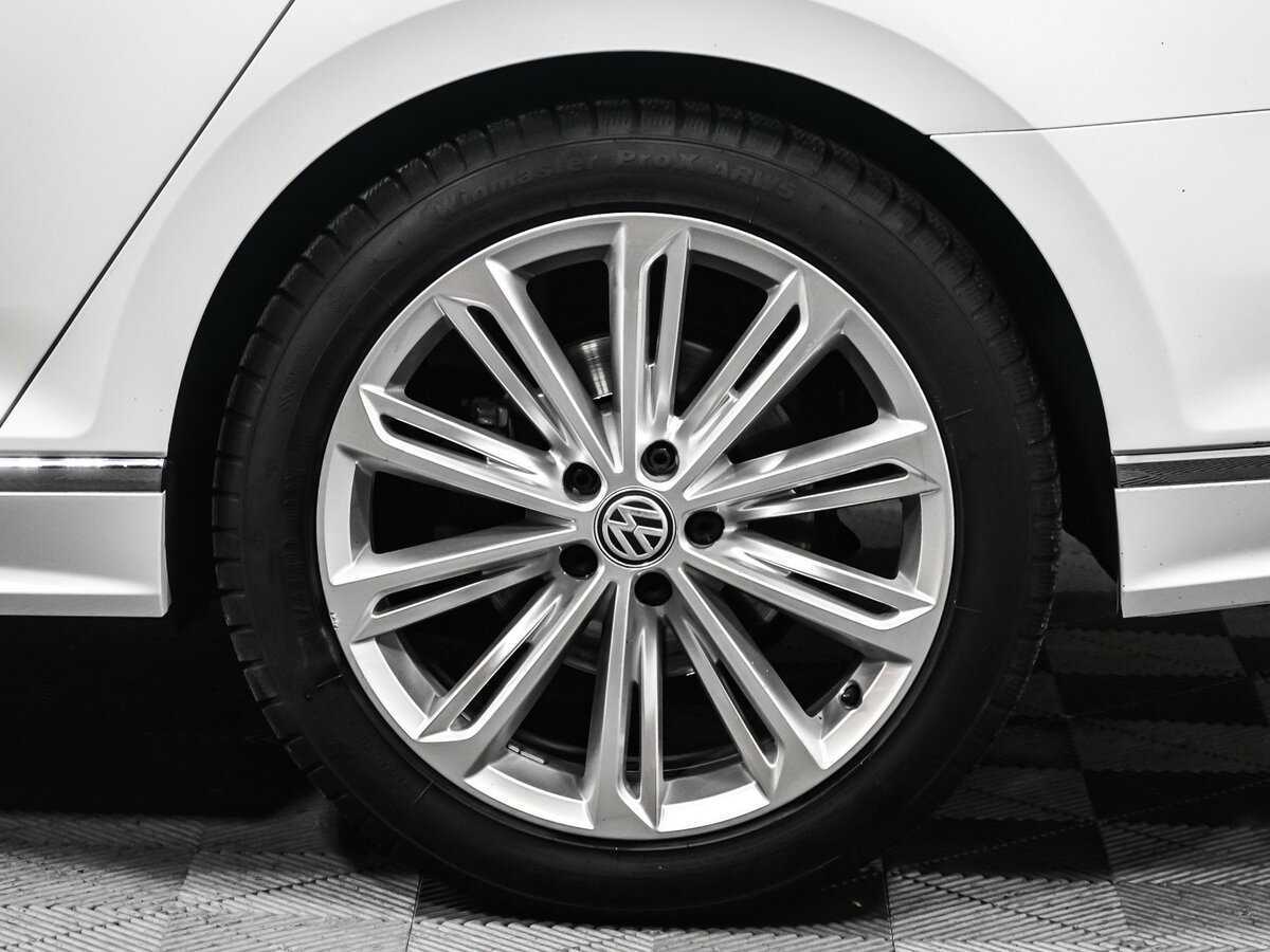 Volkswagen Passat б/у, 2019, Роботизированная. Фото: #16