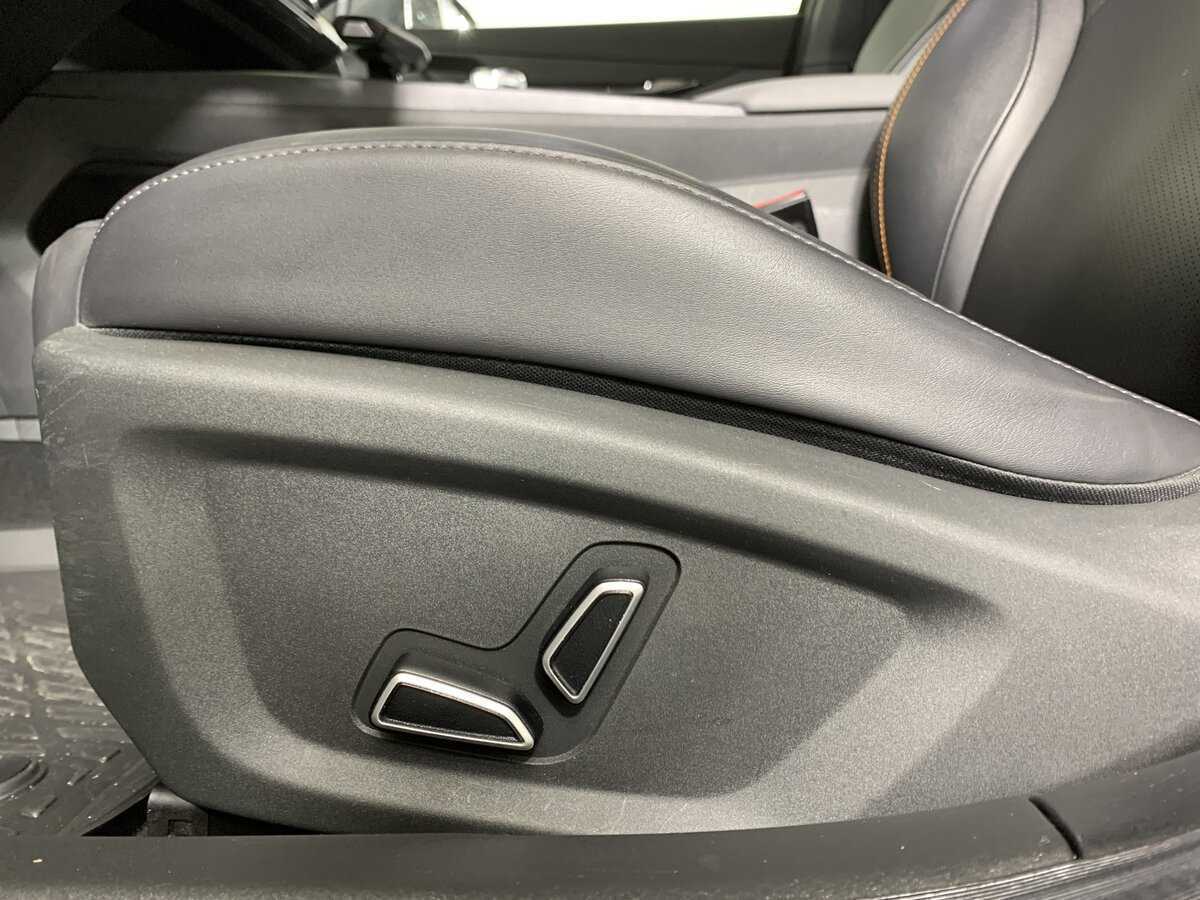 Changan UNI-V б/у, 2023, Роботизированная. Фото: #16