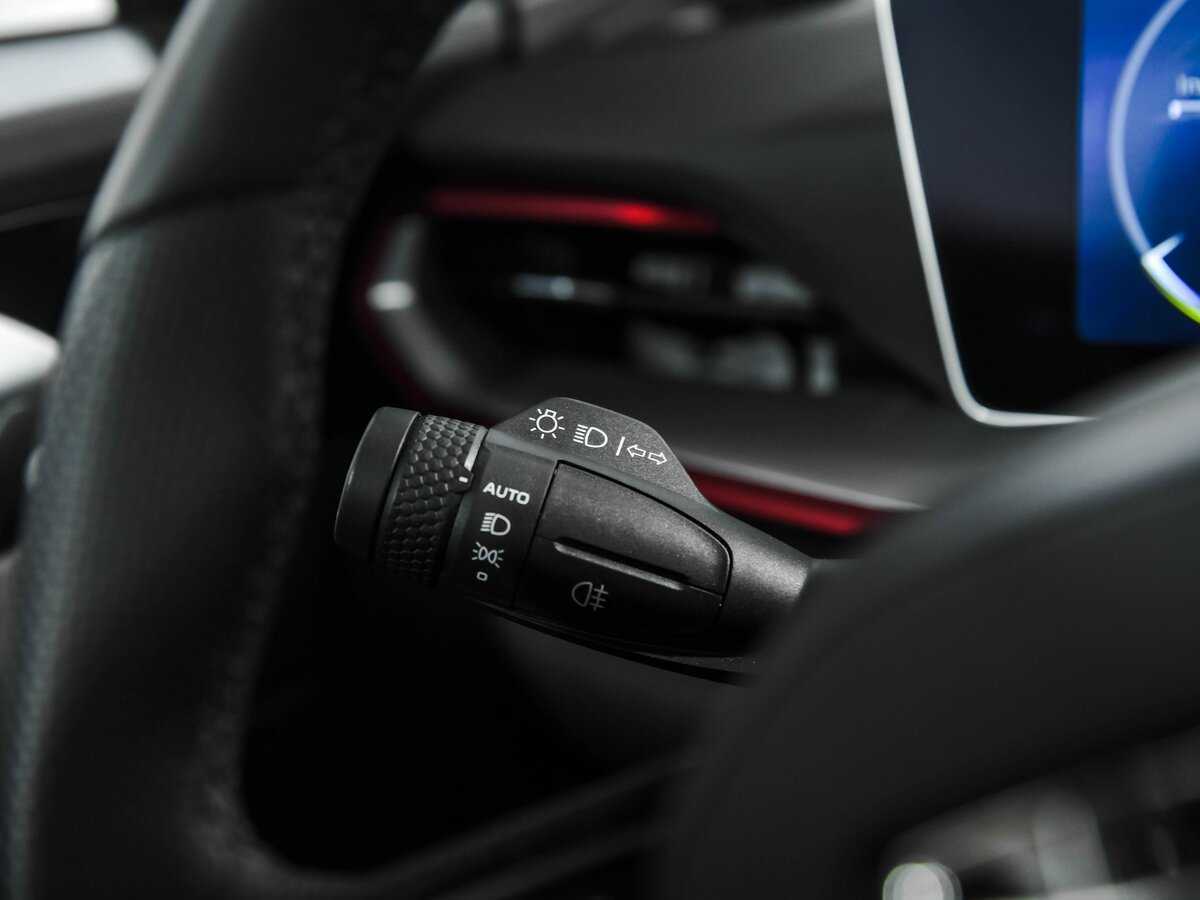 Geely Coolray б/у, 2023, Роботизированная. Фото: #7