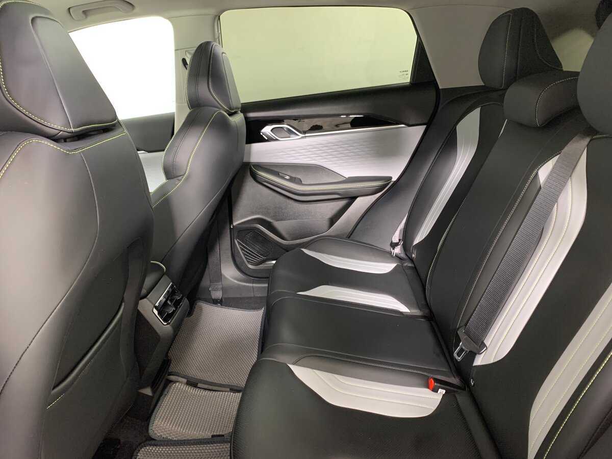 Geely Coolray б/у, 2023, Роботизированная. Фото: #19