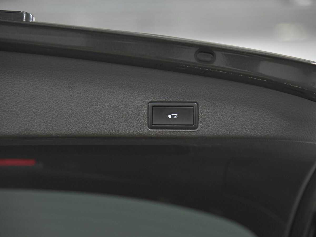 Volkswagen Touareg б/у, 2016, Автоматическая. Фото: #19