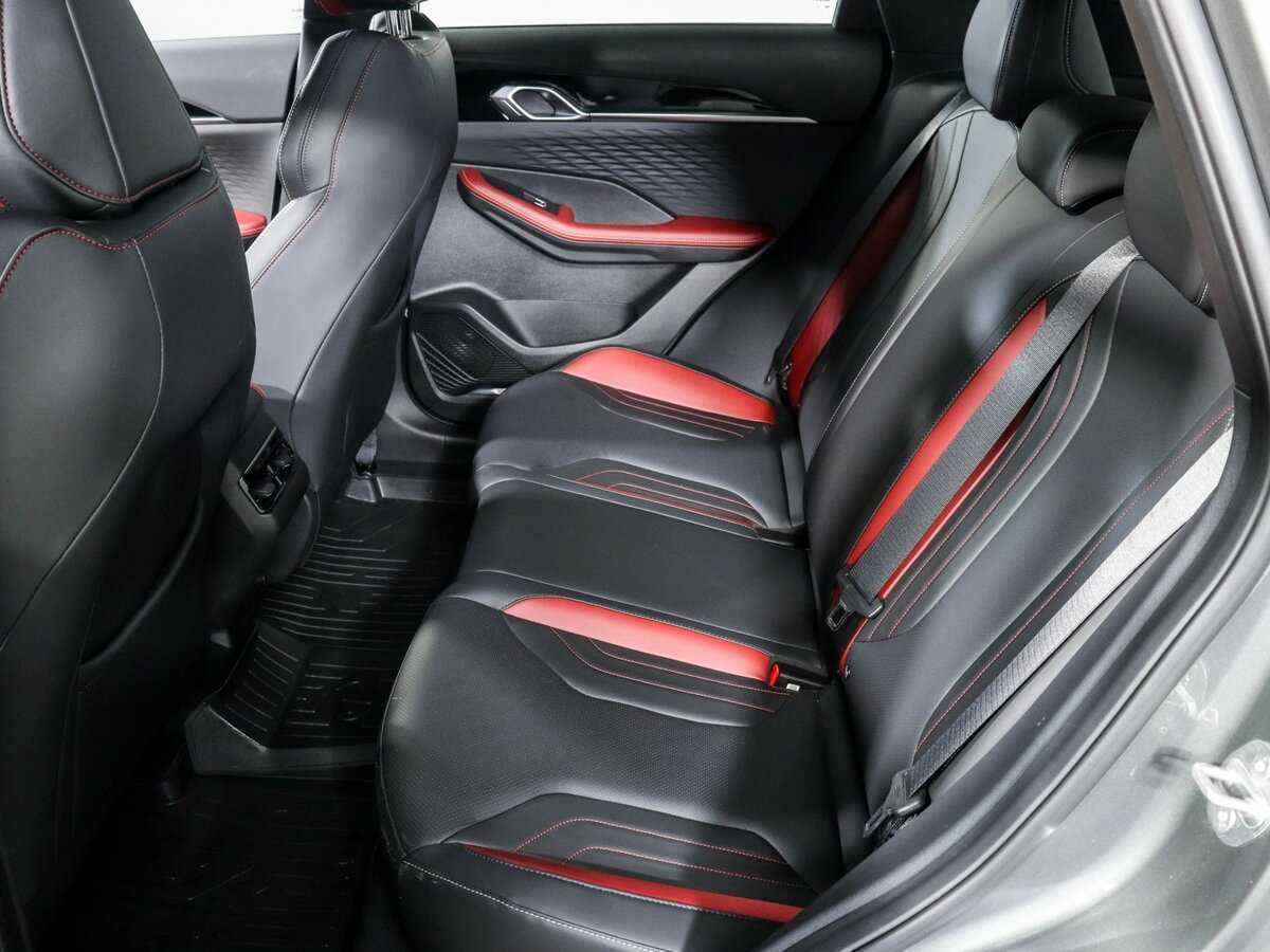 Geely Coolray б/у, 2023, Роботизированная. Фото: #6