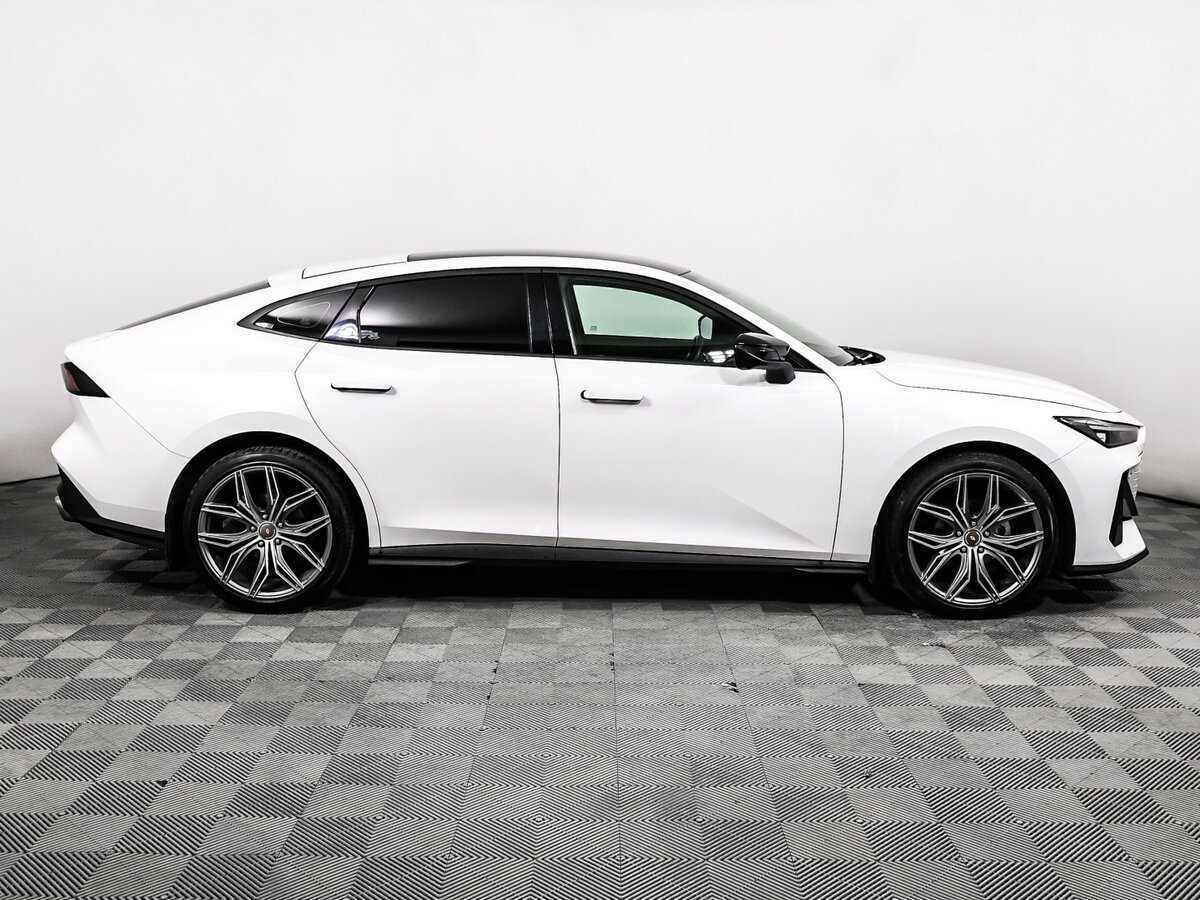 Changan UNI-V б/у, 2023, Роботизированная. Фото: #3