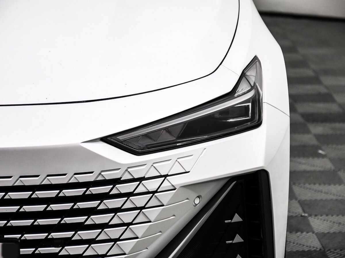 Changan UNI-V б/у, 2023, Роботизированная. Фото: #15