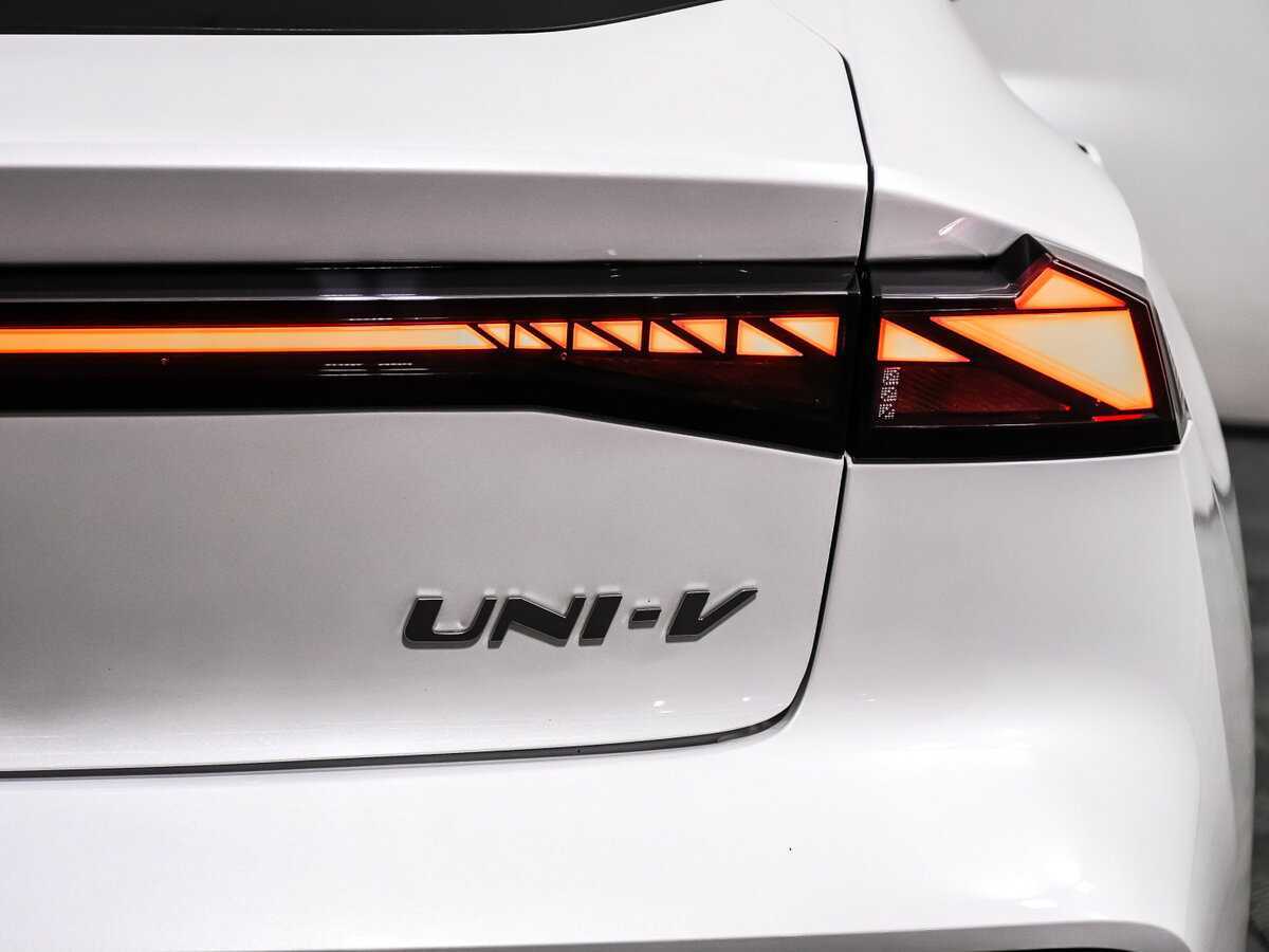Changan UNI-V б/у, 2023, Роботизированная. Фото: #17
