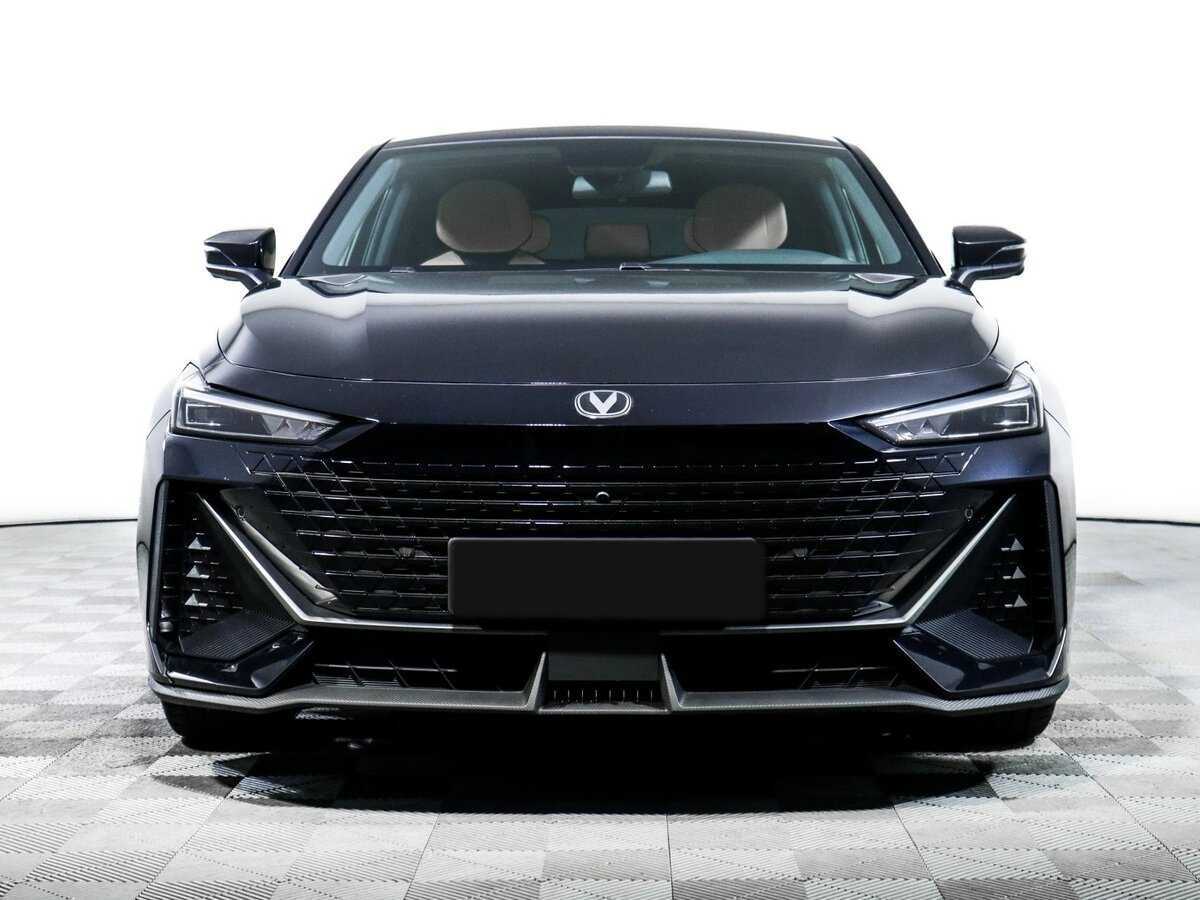 Changan UNI-V б/у, 2023, Роботизированная. Фото: #1