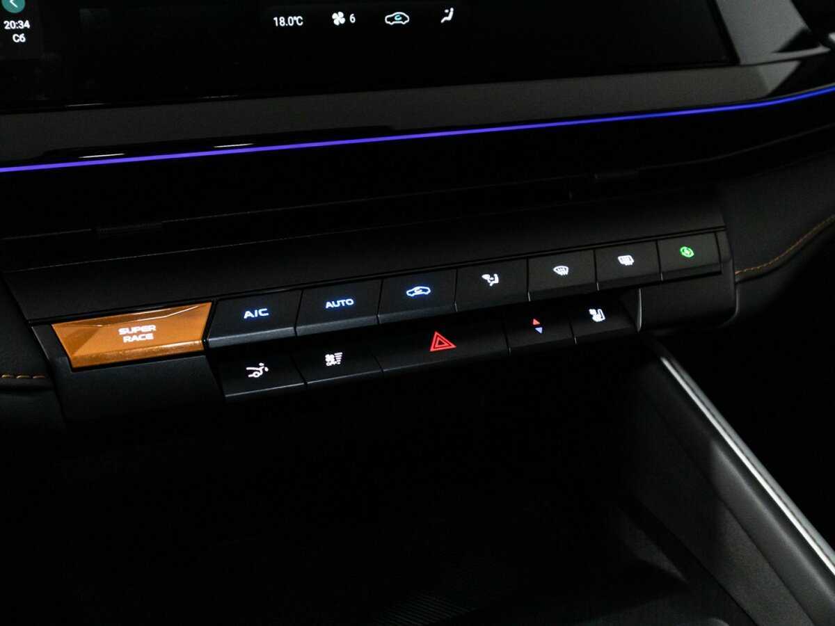 Changan UNI-V б/у, 2023, Роботизированная. Фото: #23