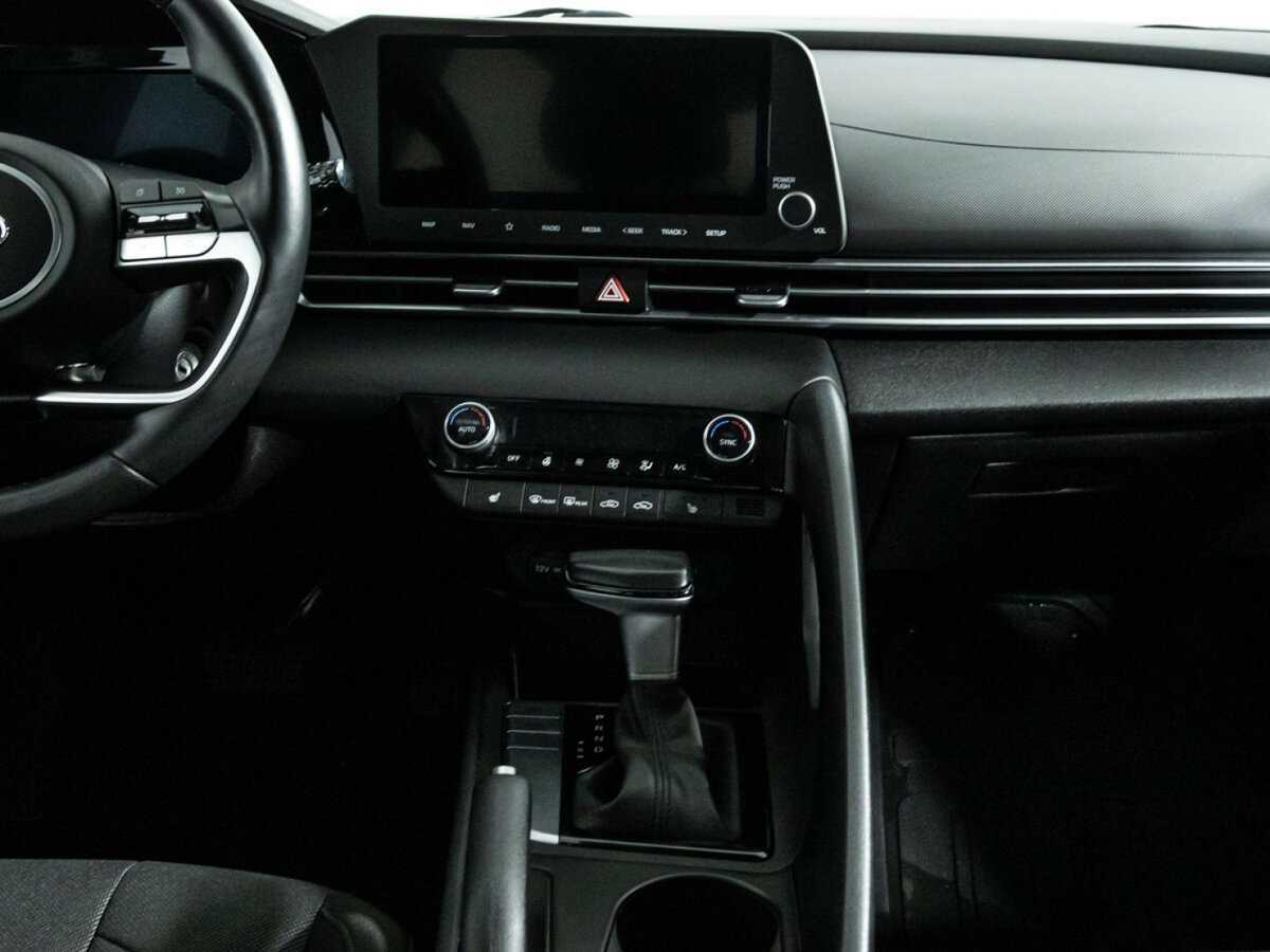 Hyundai Elantra б/у, 2023, Автоматическая. Фото: #13