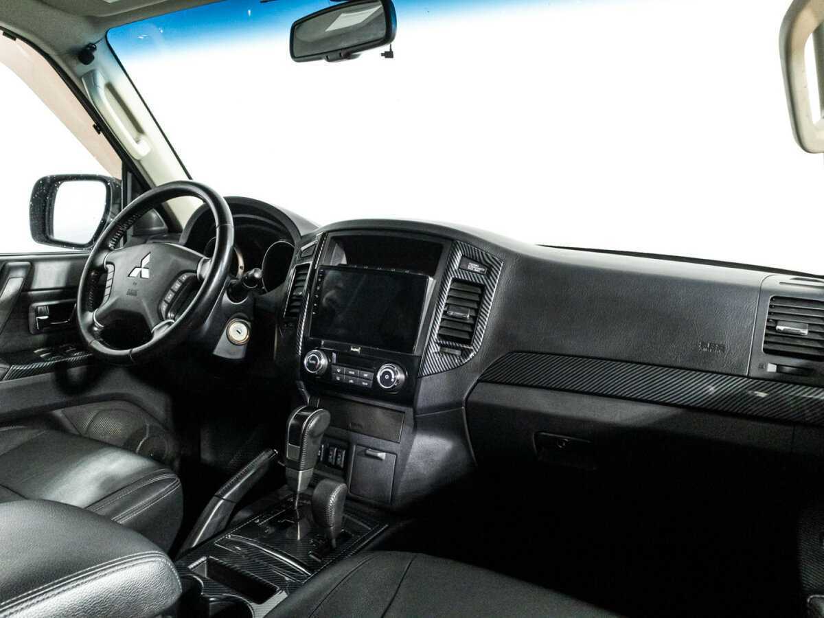 Mitsubishi Pajero б/у, 2014, Автоматическая. Фото: #8