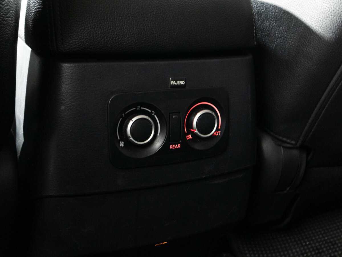 Mitsubishi Pajero б/у, 2014, Автоматическая. Фото: #17