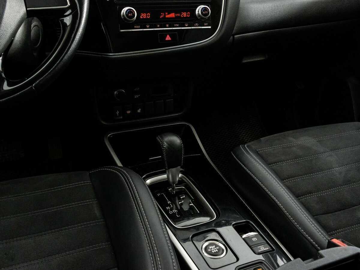 Mitsubishi Outlander б/у, 2021, Вариатор. Фото: #12