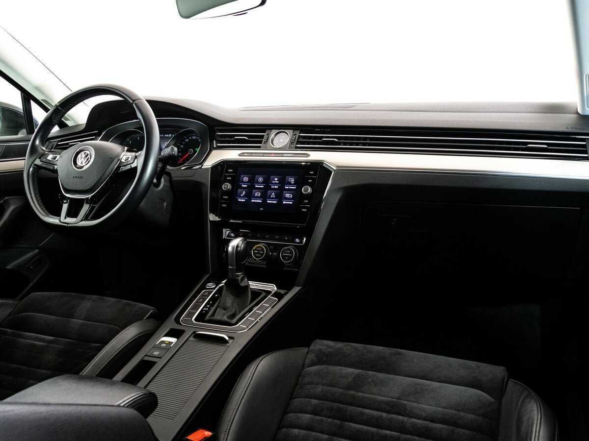 Volkswagen Passat б/у, 2018, Роботизированная. Фото: #5