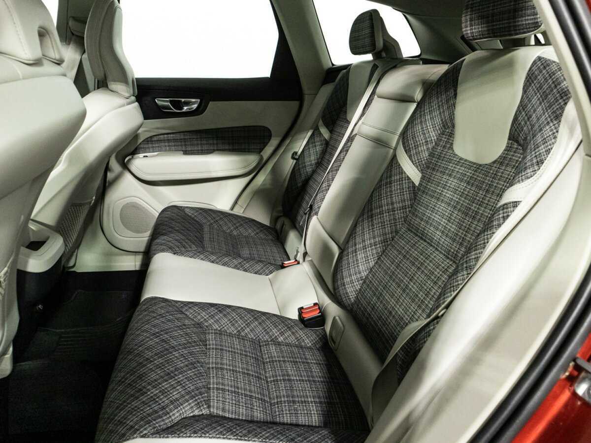 Volvo XC60 б/у, 2019, Автоматическая. Фото: #9
