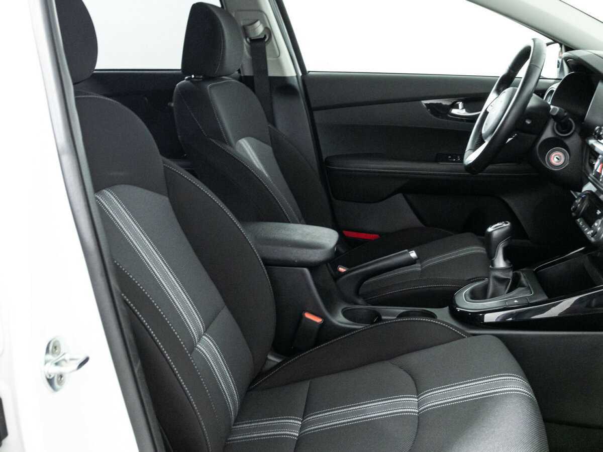 Kia Cerato б/у, 2022, Механическая. Фото: #15