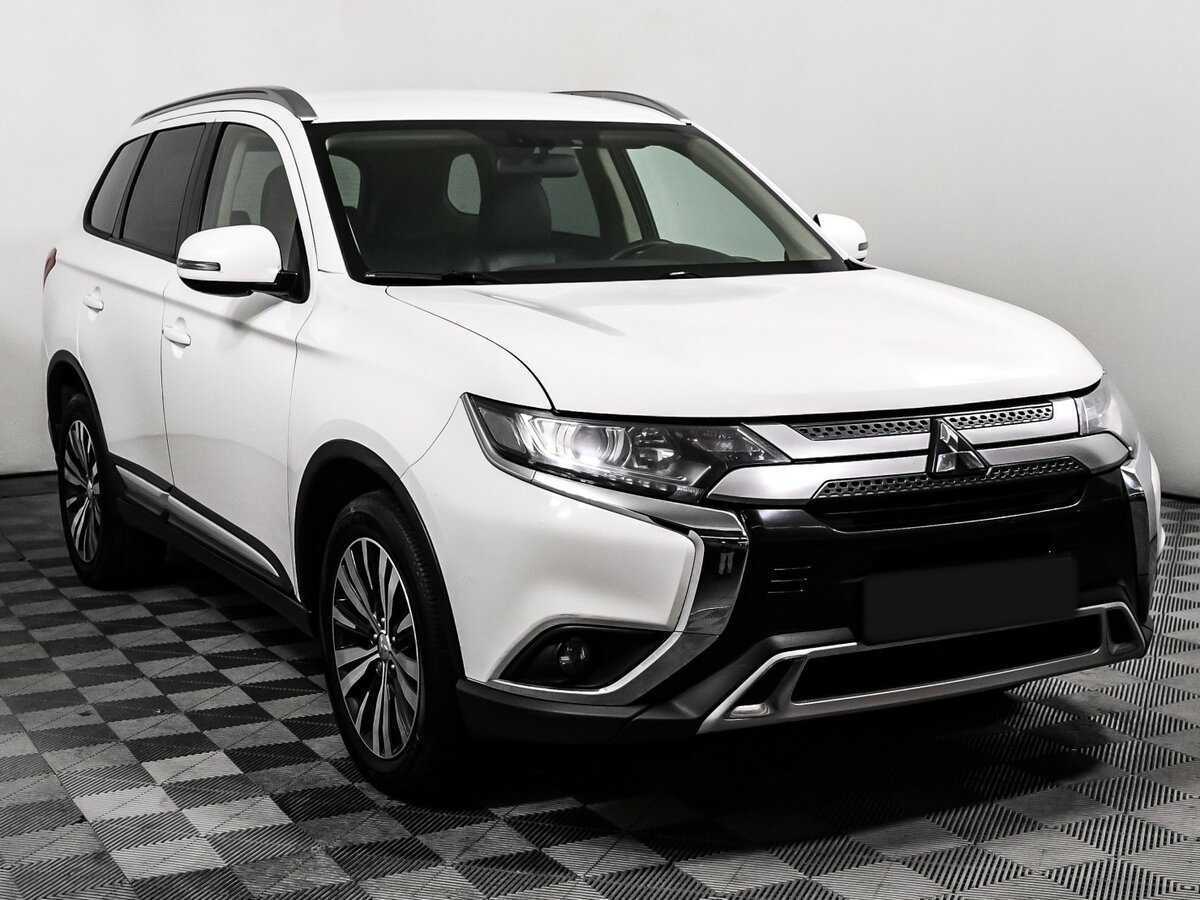 Mitsubishi Outlander б/у, 2019, Вариатор. Фото: #2
