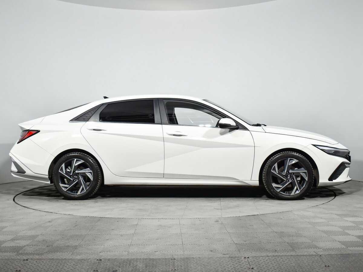 Hyundai Elantra б/у, 2023, Вариатор. Фото: #3