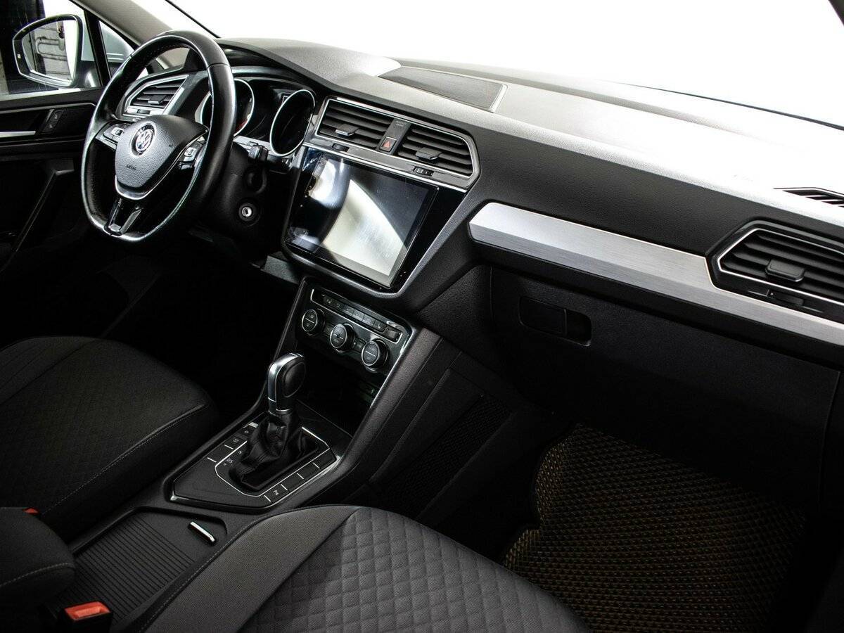 Volkswagen Tiguan б/у, 2017, Роботизированная. Фото: #6