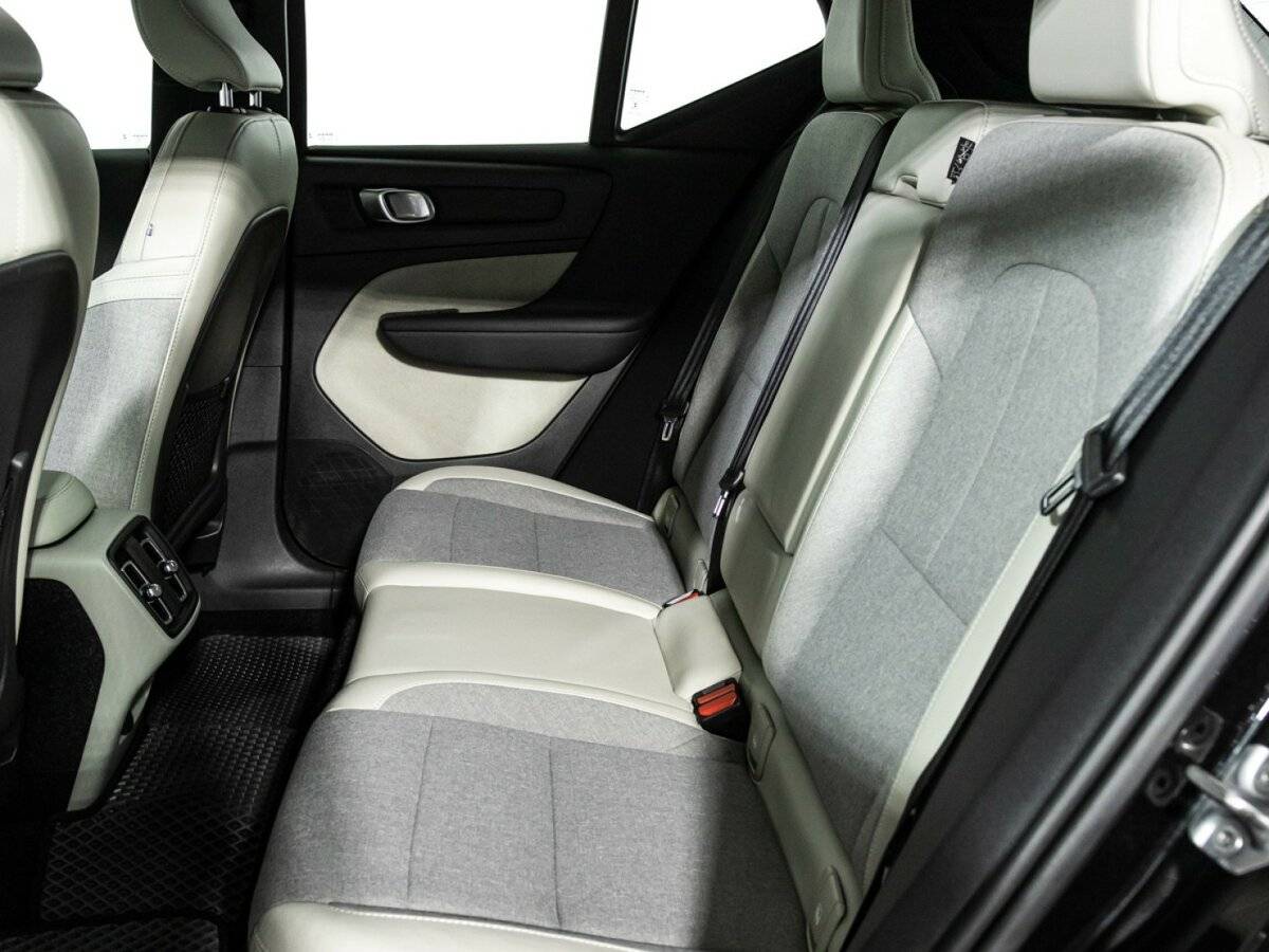 Volvo XC40 б/у, 2018, Автоматическая. Фото: #9