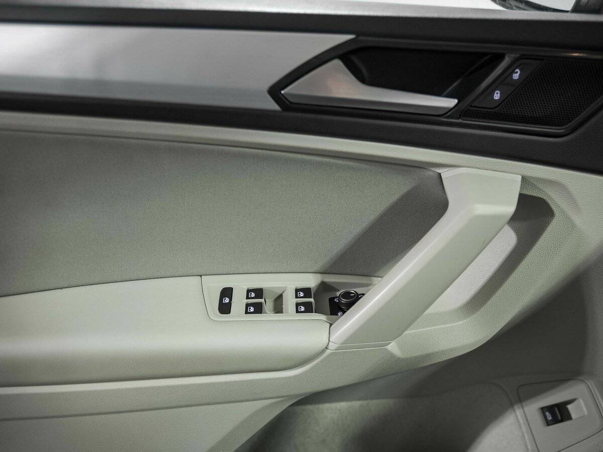 Volkswagen Tiguan б/у, 2017, Роботизированная. Фото: #11