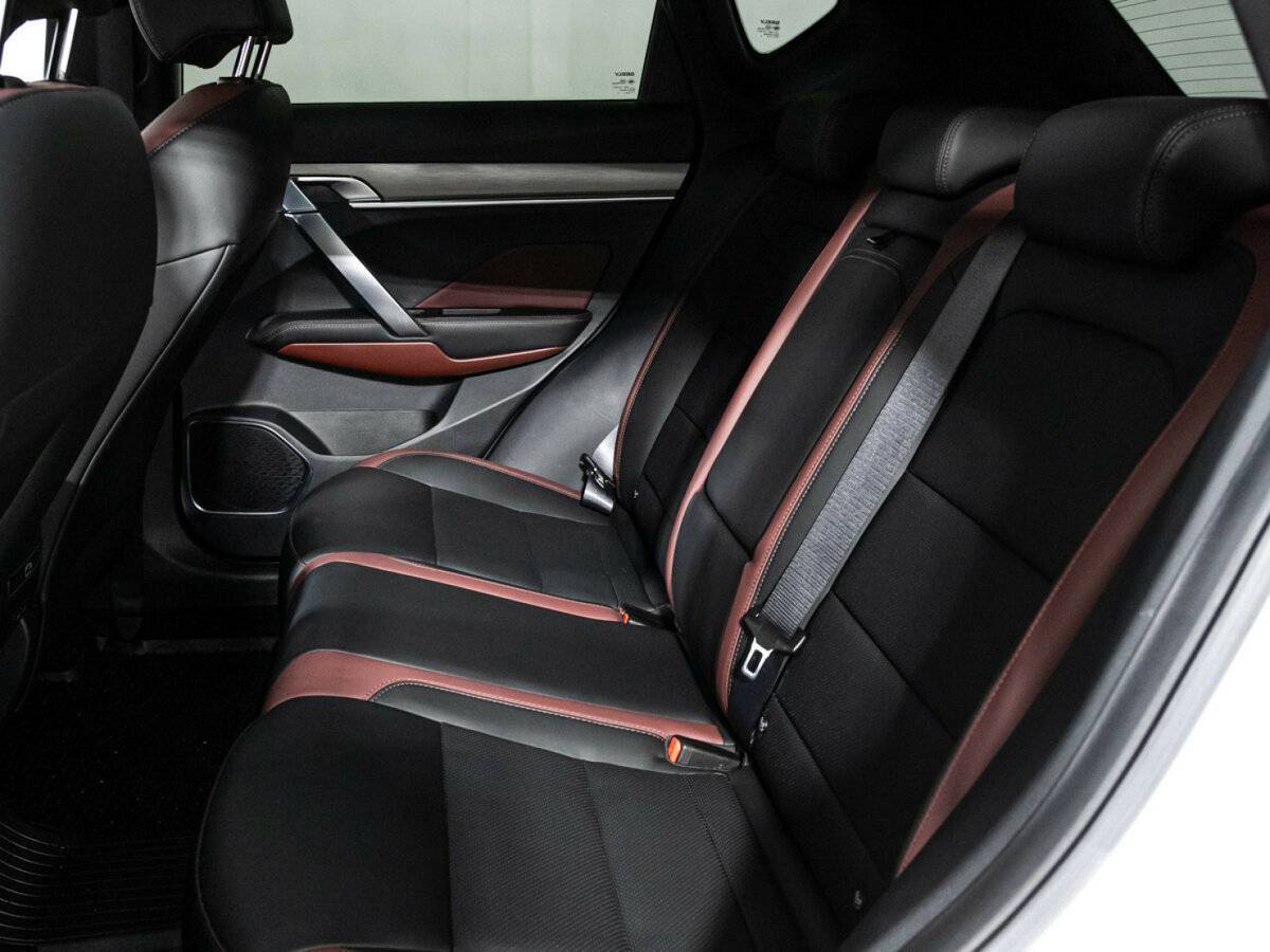 Geely Coolray б/у, 2023, Роботизированная. Фото: #9