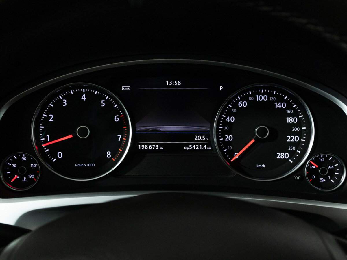 Volkswagen Touareg б/у, 2013, Автоматическая. Фото: #11