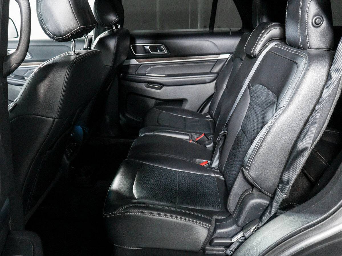 Ford Explorer б/у, 2017, Автоматическая. Фото: #9