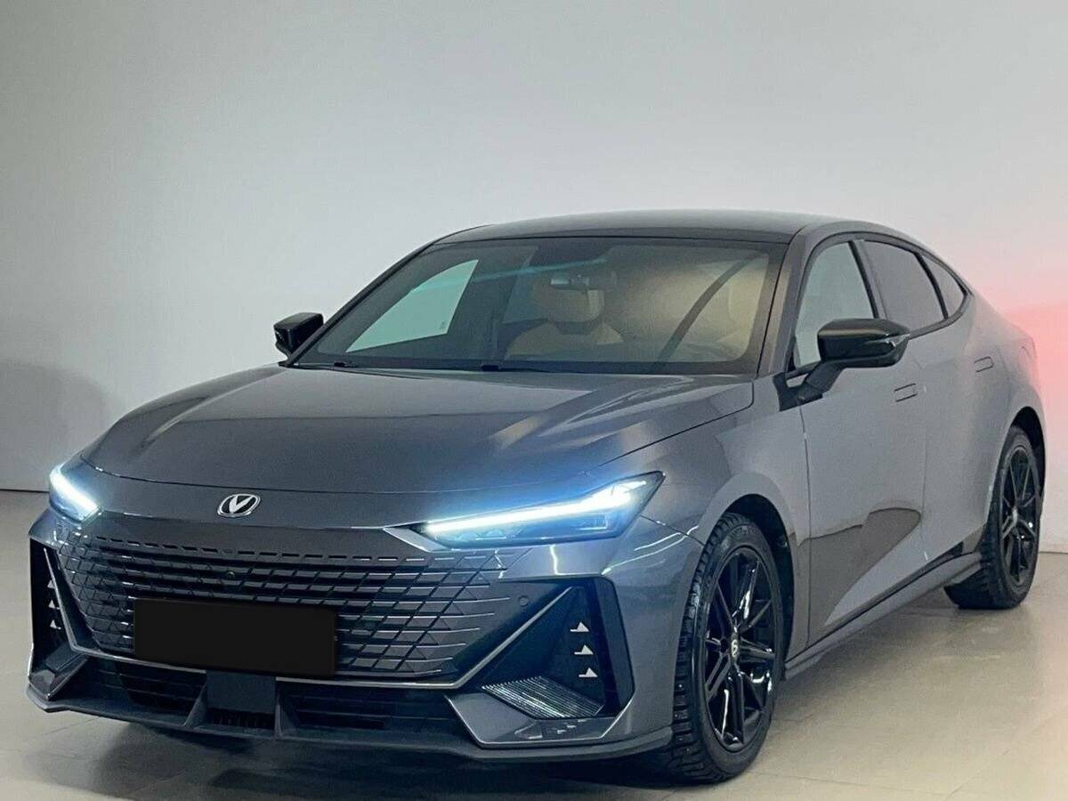 Changan UNI-V б/у, 2023, Роботизированная. Фото: #2