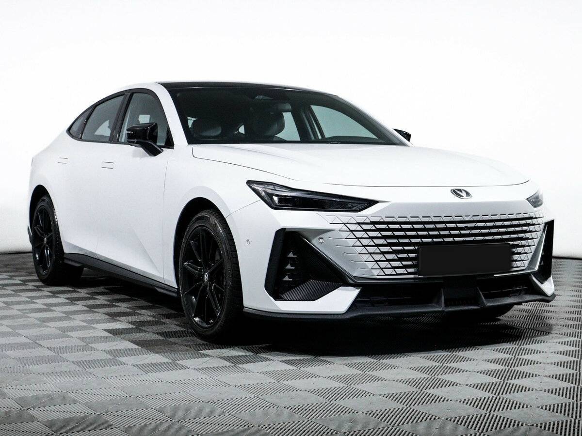 Changan UNI-V б/у, 2023, Роботизированная. Фото: #2