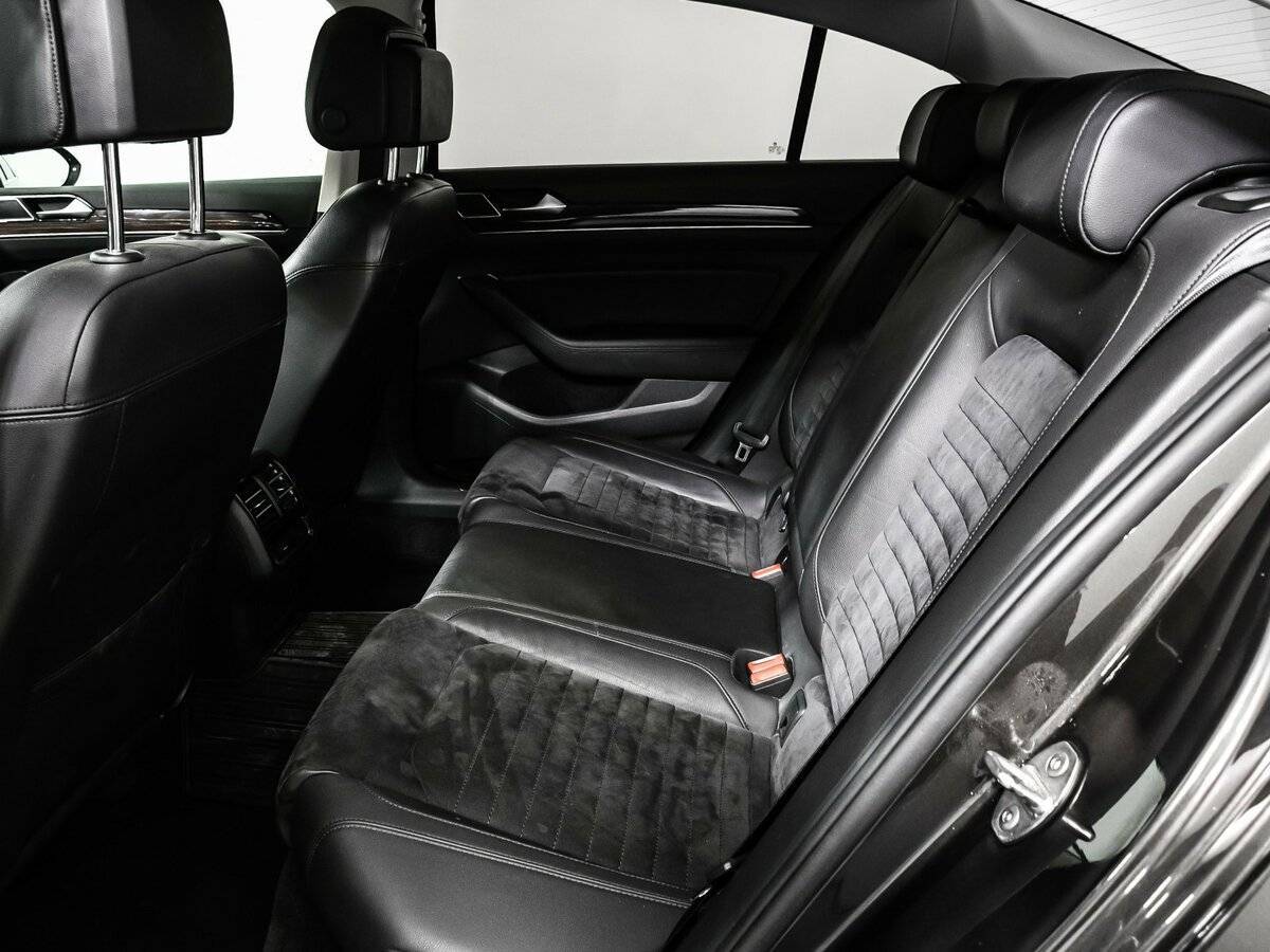 Volkswagen Passat б/у, 2017, Роботизированная. Фото: #11