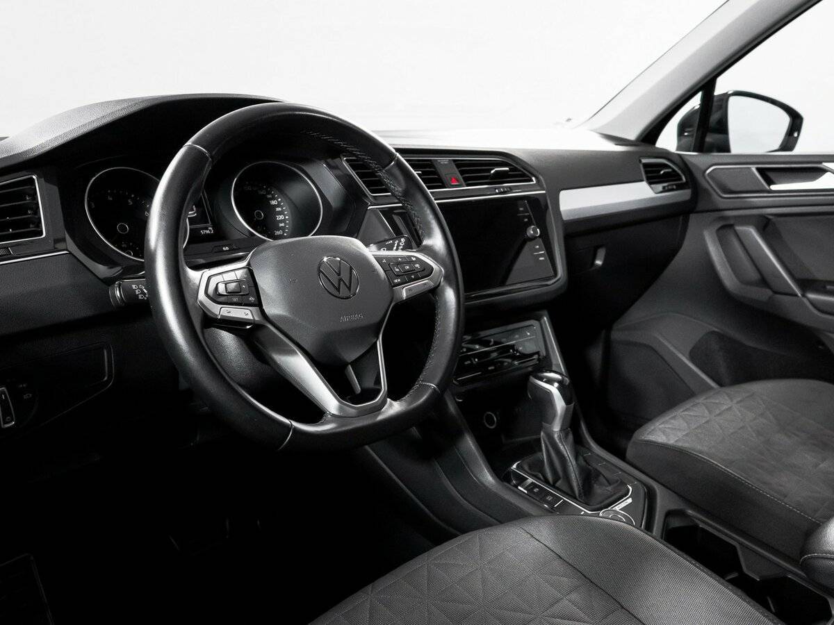 Volkswagen Tiguan б/у, 2021, Роботизированная. Фото: #13