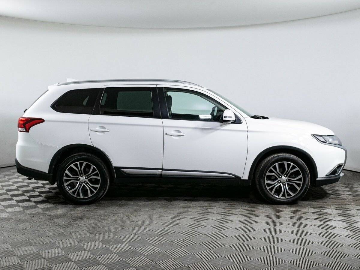 Mitsubishi Outlander б/у, 2018, Вариатор. Фото: #3