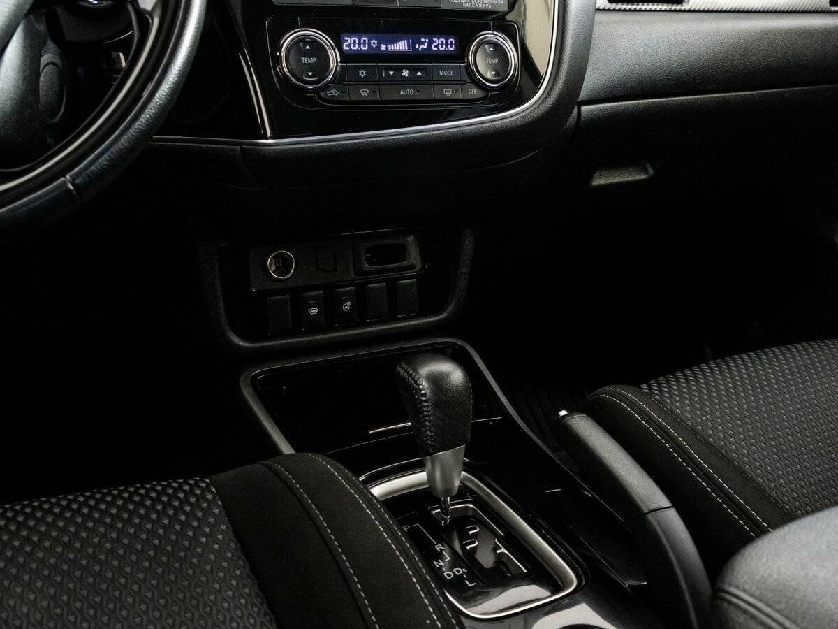 Mitsubishi Outlander б/у, 2018, Вариатор. Фото: #11
